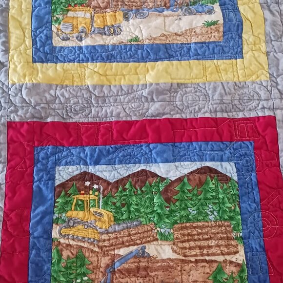 Big Machines Kid's Quilt - Picture 2 of 7